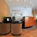أفانسي 4*