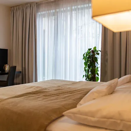 Hotel Avance 4*