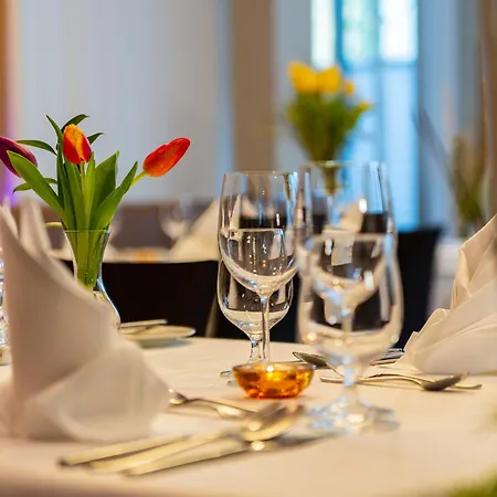 Avance Hotel