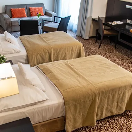 Hotel Avance 4*