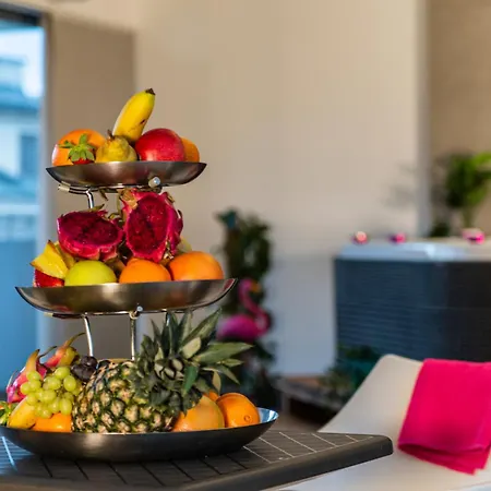 Avance Hotel