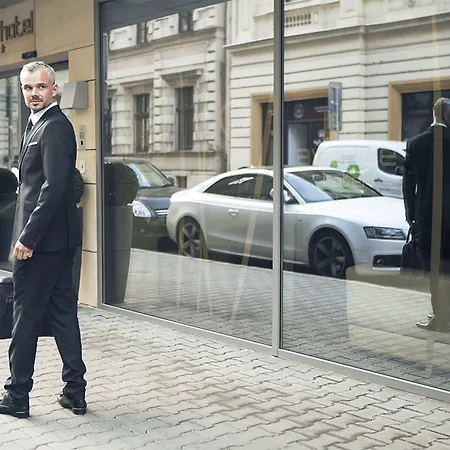 Avance 4* Братислава