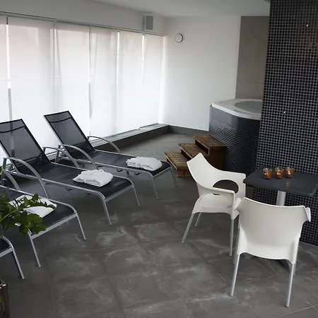 Avance Отель 4*