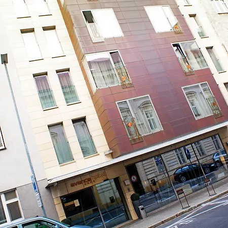 Avance Hotel