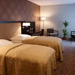 Avance Hotel