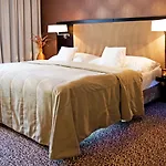 Avance Hotel 4*