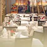 Avance Hotel
