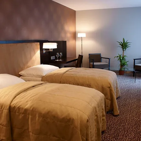 Avance Hotel