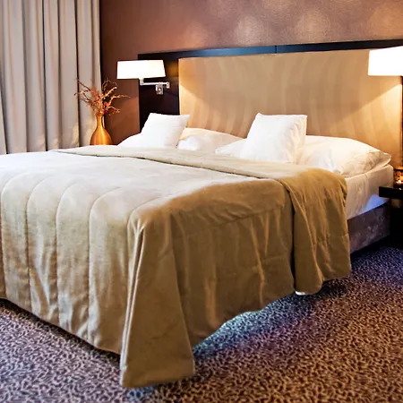 Avance Hotel 4*
